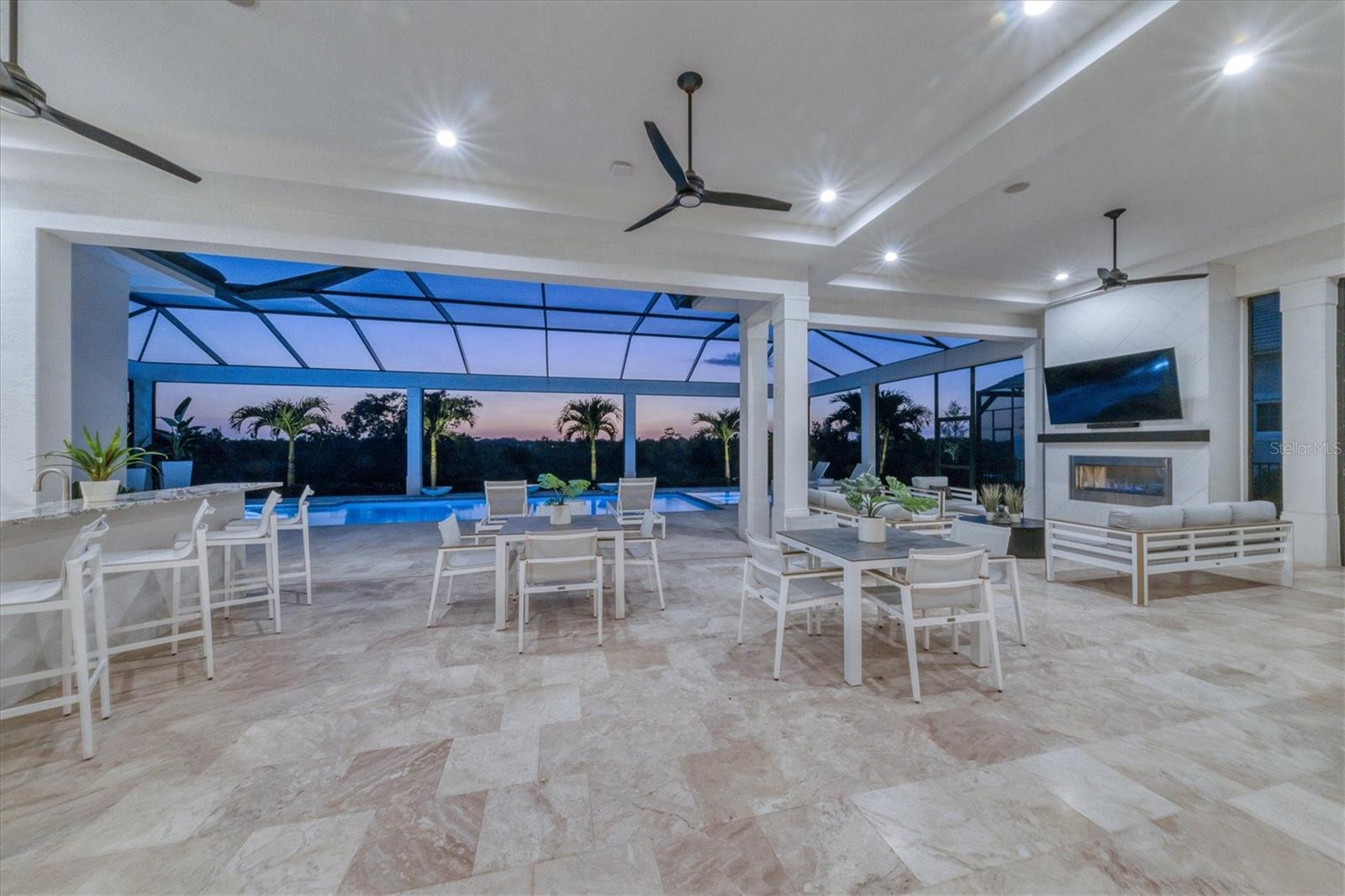 LAKE CLUB - Residential