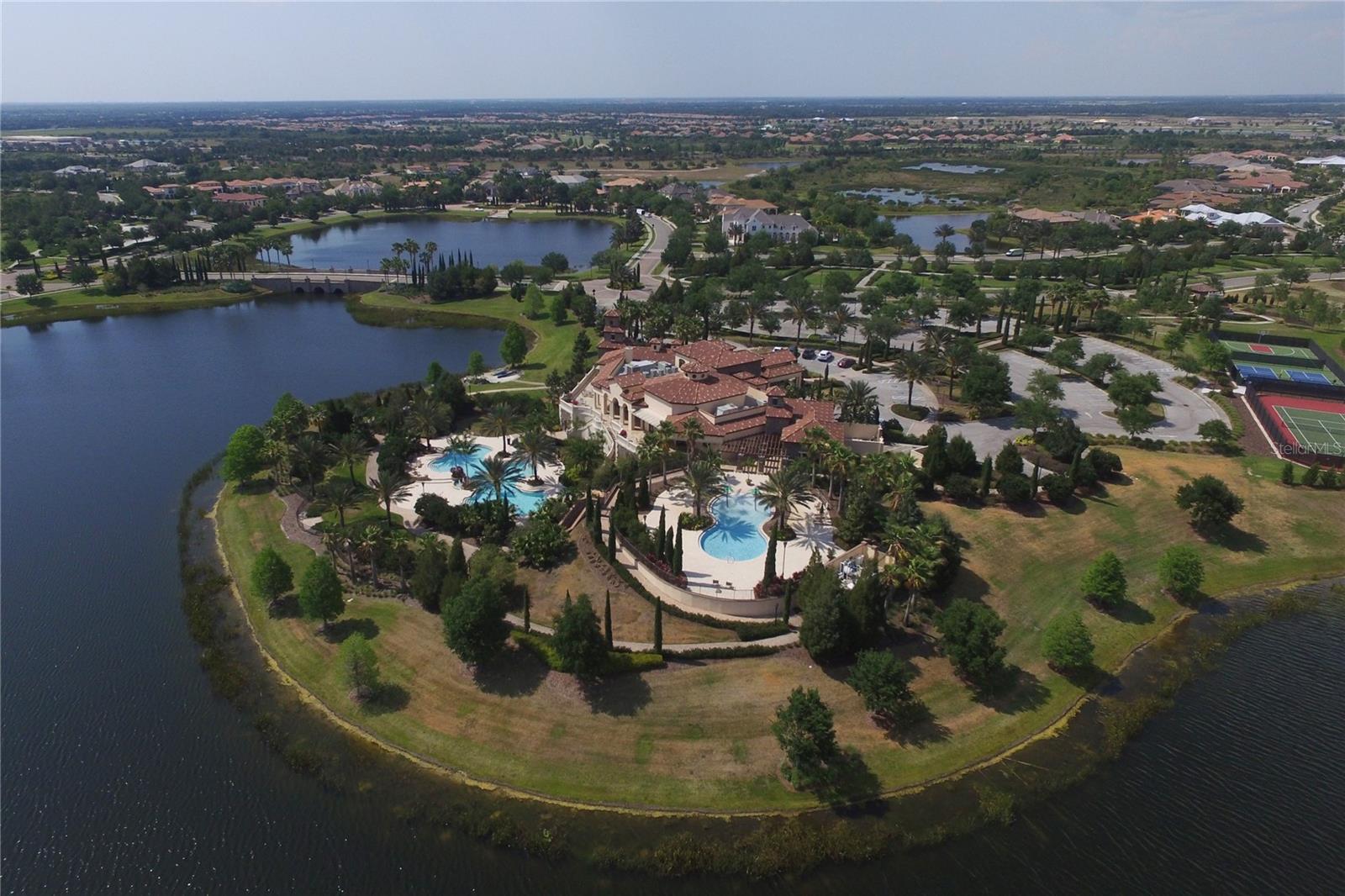 LAKE CLUB - Residential