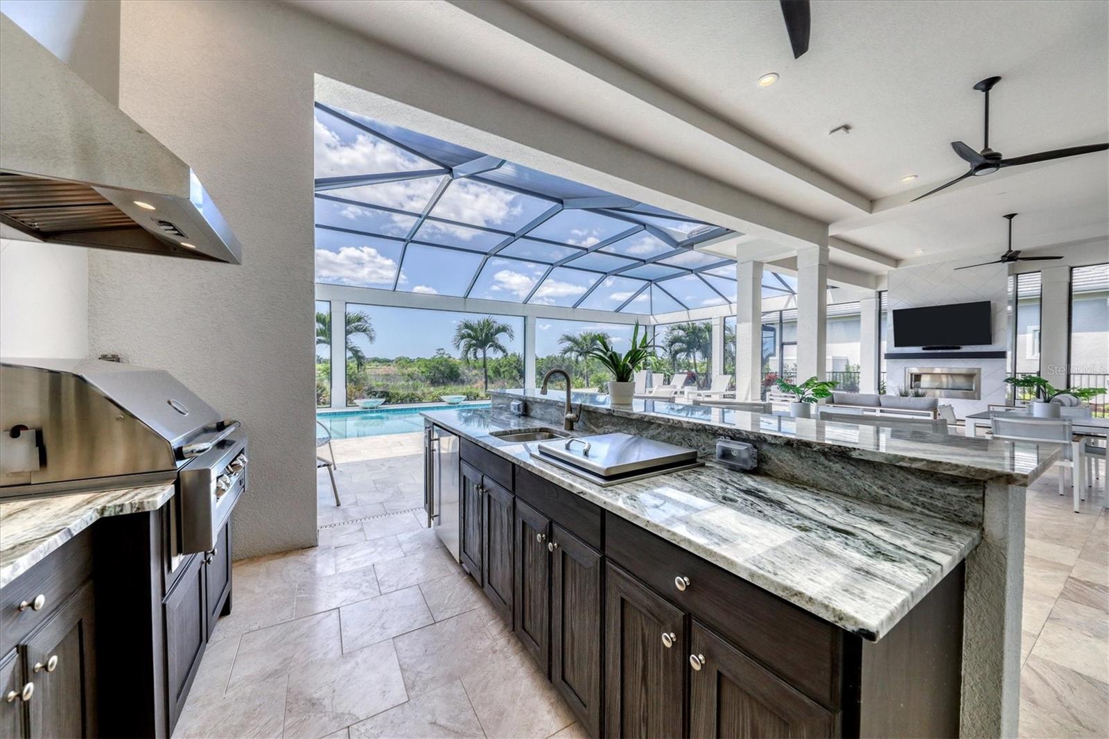 LAKE CLUB - Residential