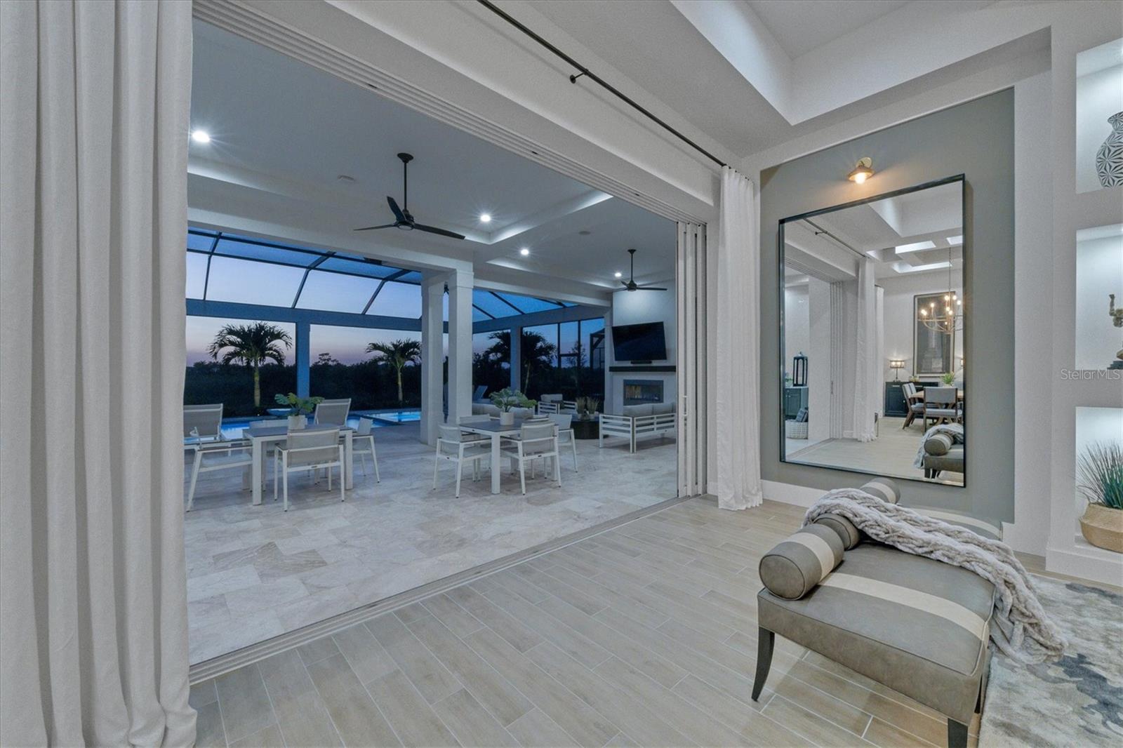 LAKE CLUB - Residential