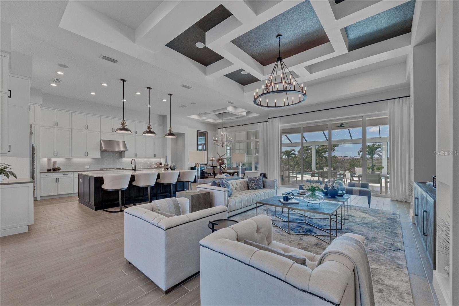 LAKE CLUB - Residential