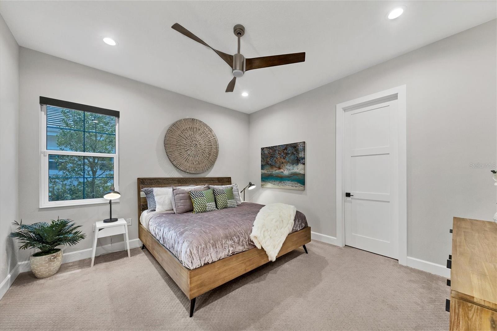 LAKE CLUB - Residential