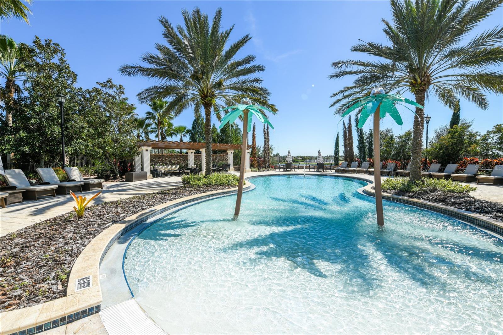 LAKE CLUB - Residential