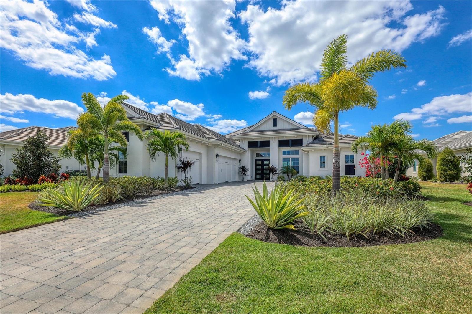 LAKE CLUB - Residential