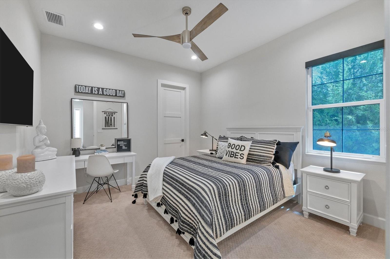 LAKE CLUB - Residential