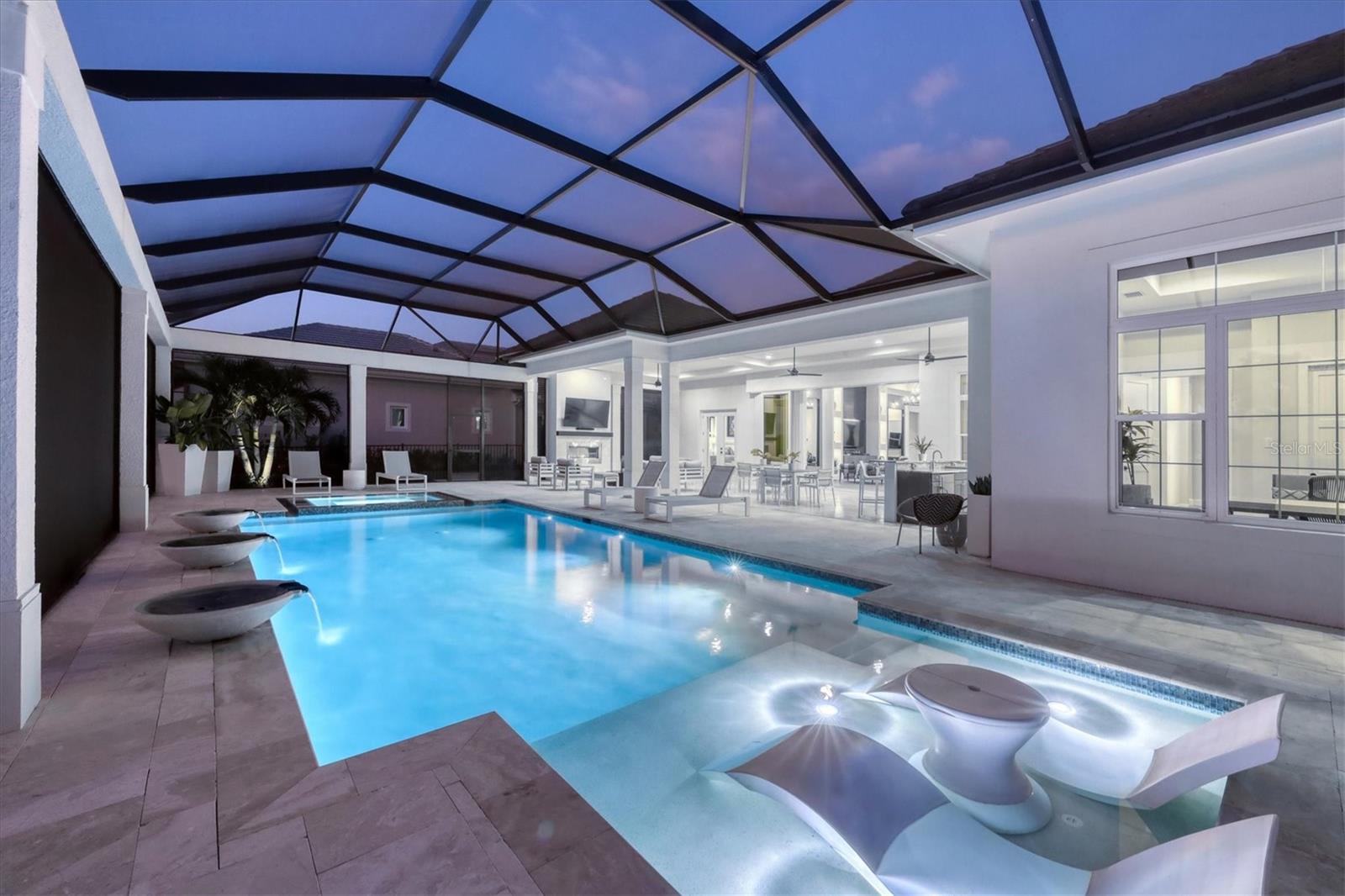 LAKE CLUB - Residential