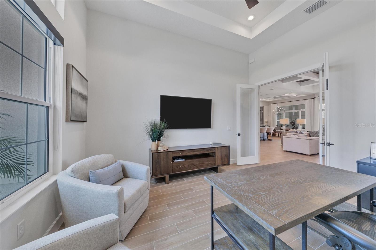 LAKE CLUB - Residential