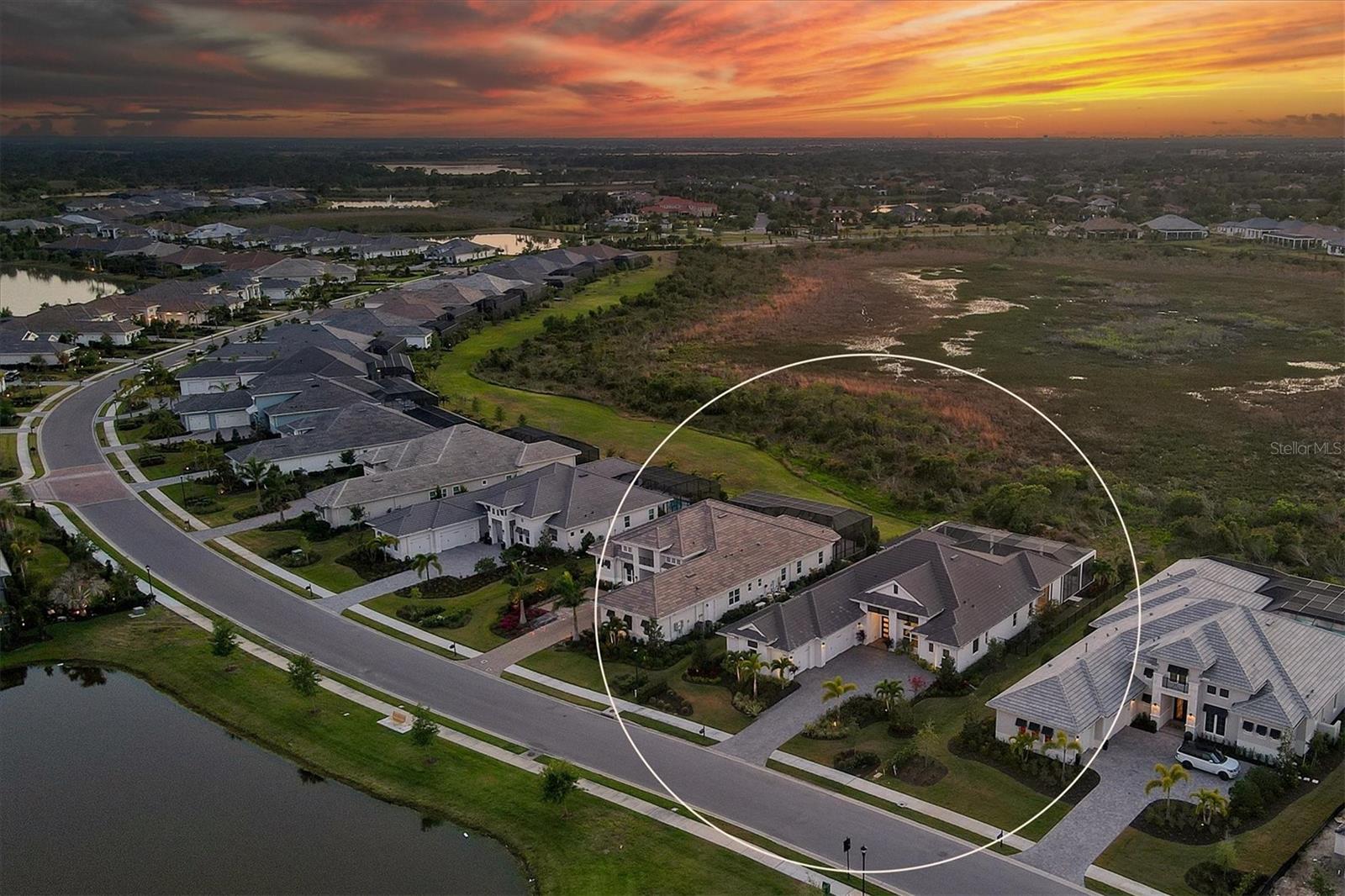 LAKE CLUB - Residential