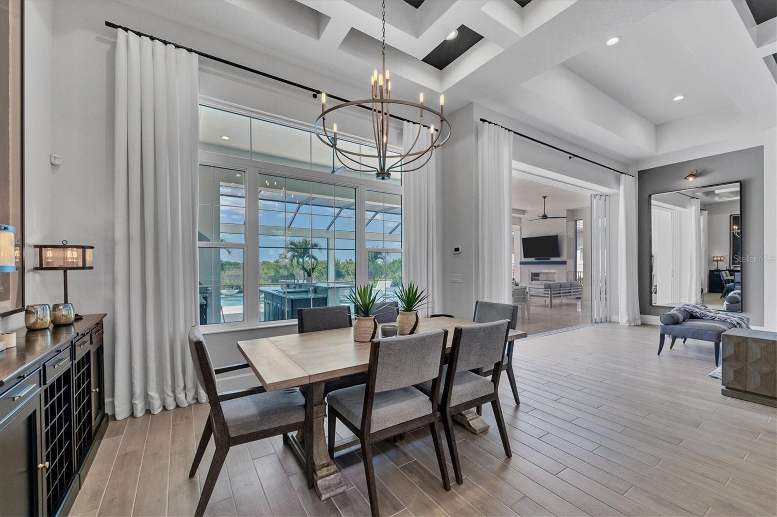 LAKE CLUB - Residential