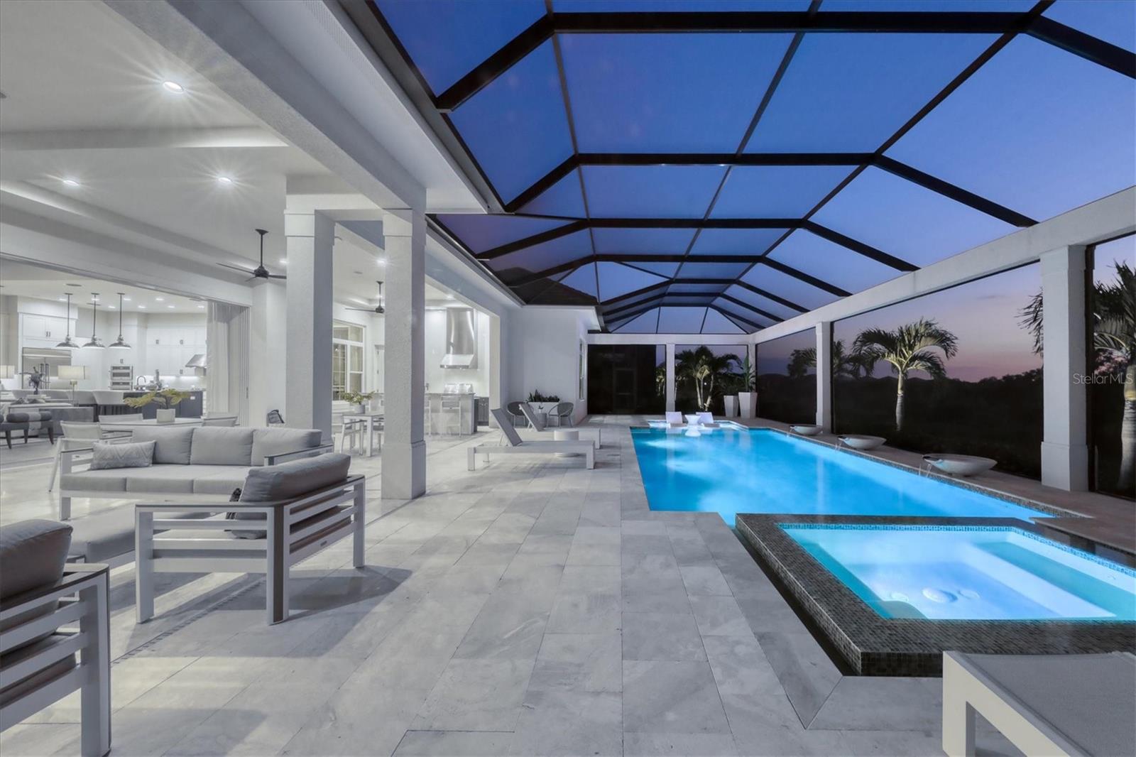 LAKE CLUB - Residential