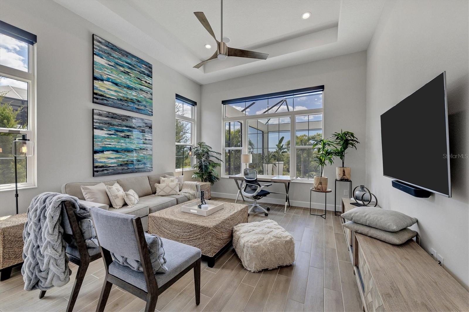 LAKE CLUB - Residential