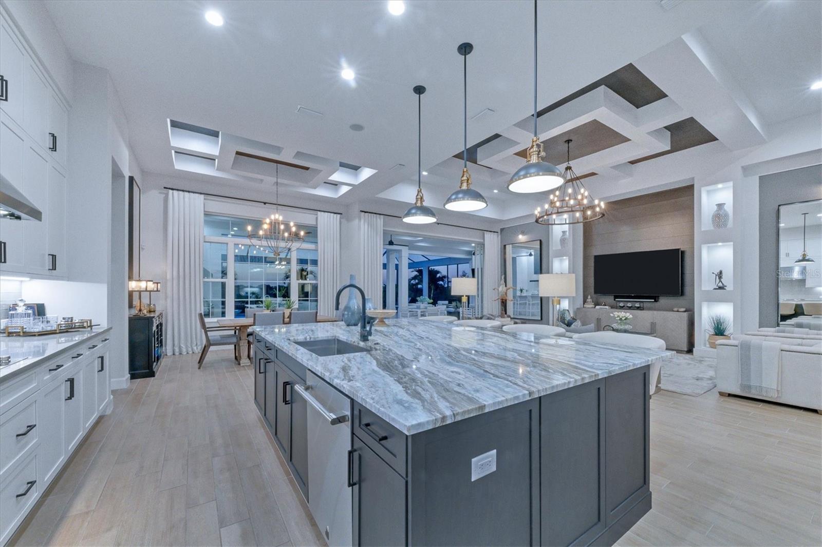 LAKE CLUB - Residential