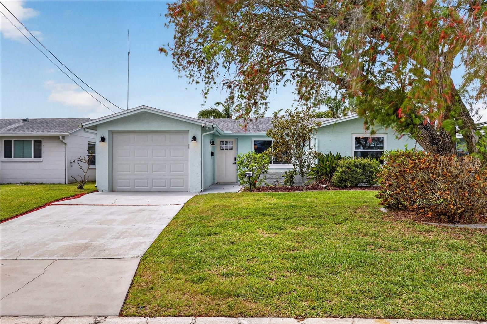 FLOR A MAR - Residential