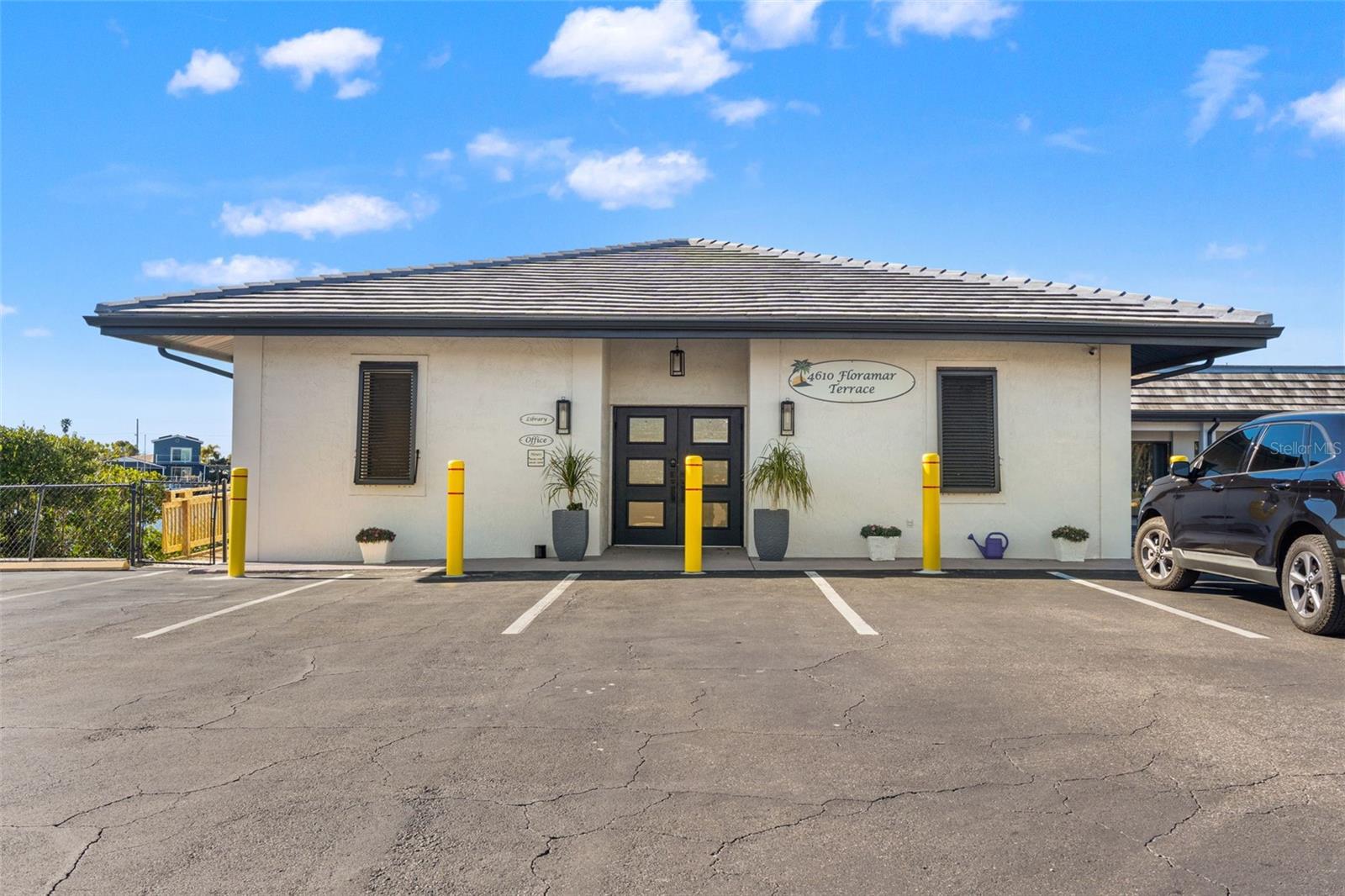 FLOR A MAR - Residential