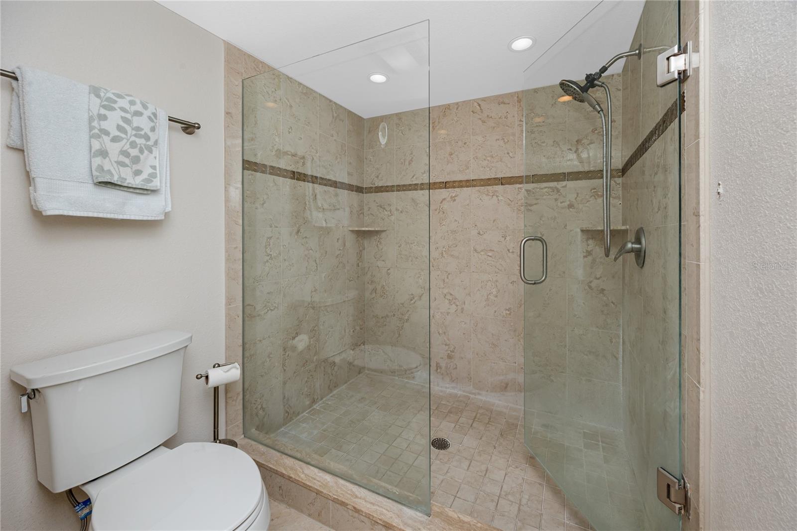 ANCHOR COVE 1 CONDO - Residential