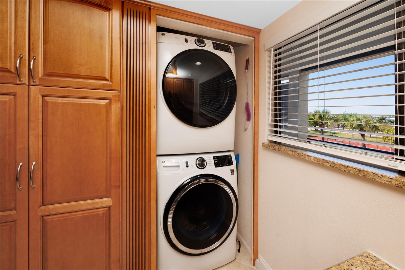 ANCHOR COVE 1 CONDO - Residential