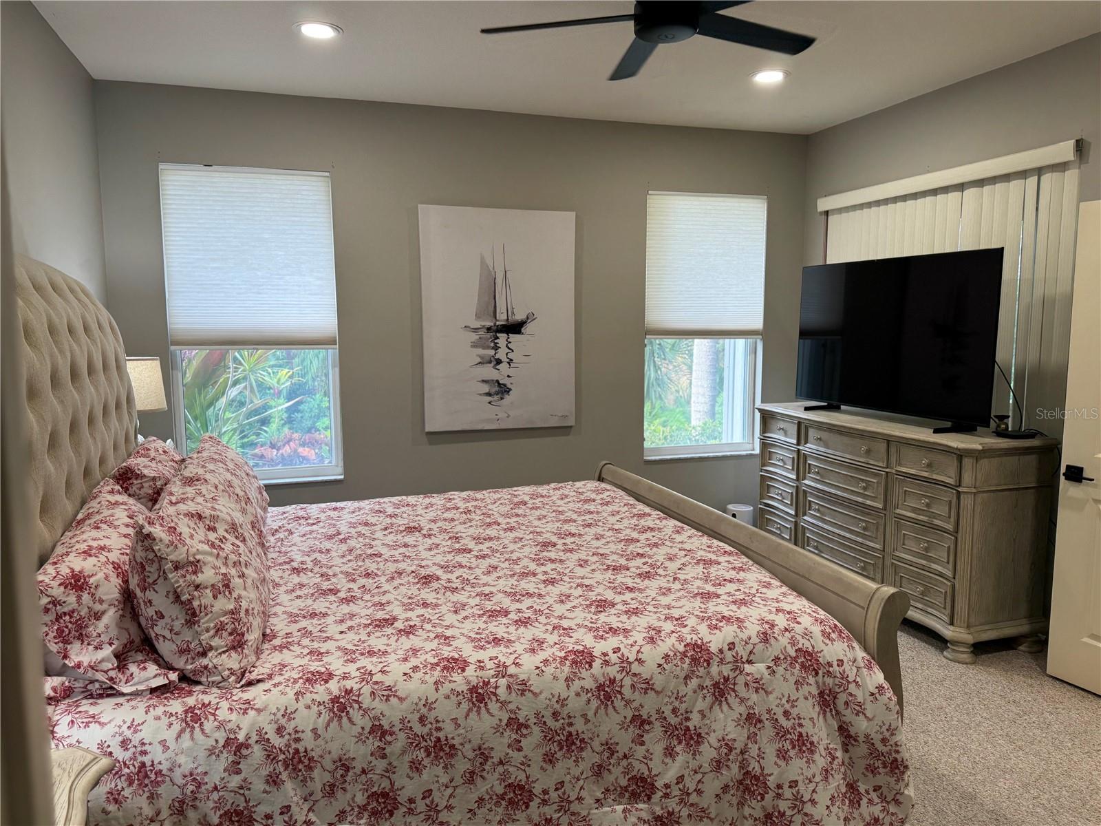 PELICAN POINTE GOLF & COUNTRY CLUB - Residential