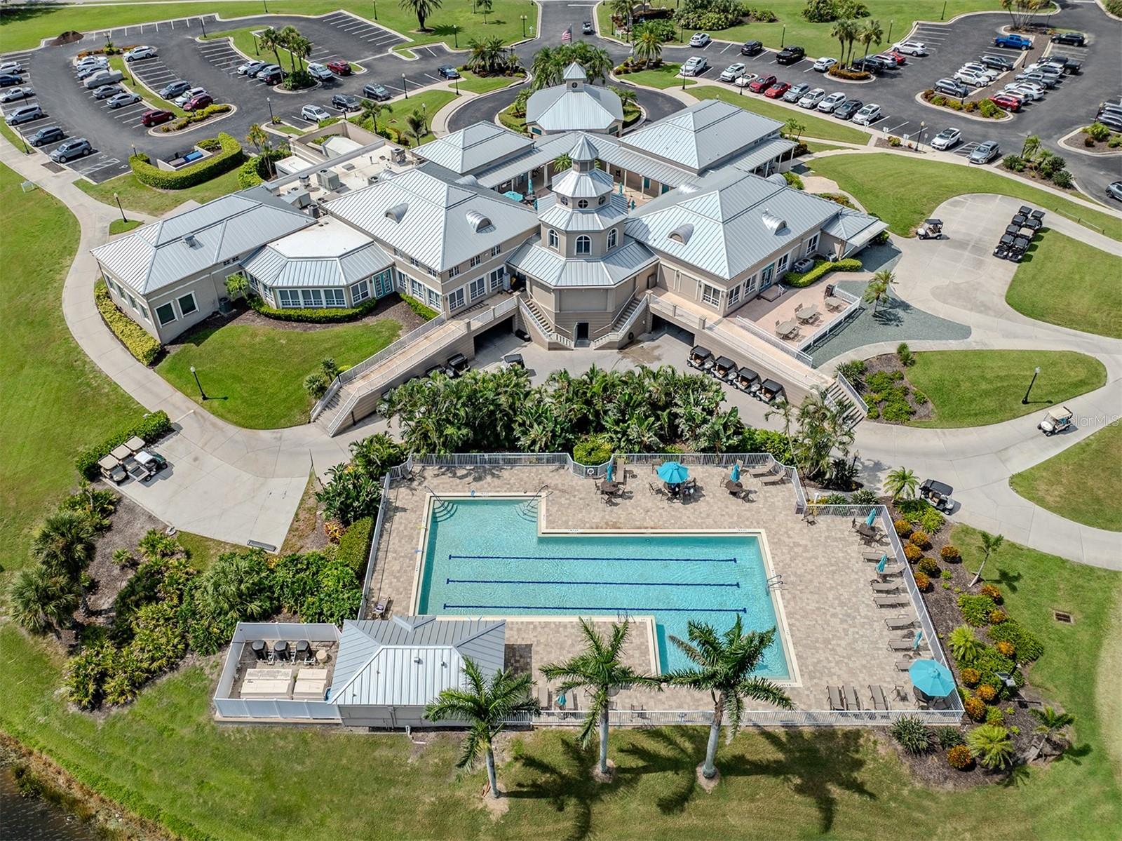 PELICAN POINTE GOLF & COUNTRY CLUB - Residential