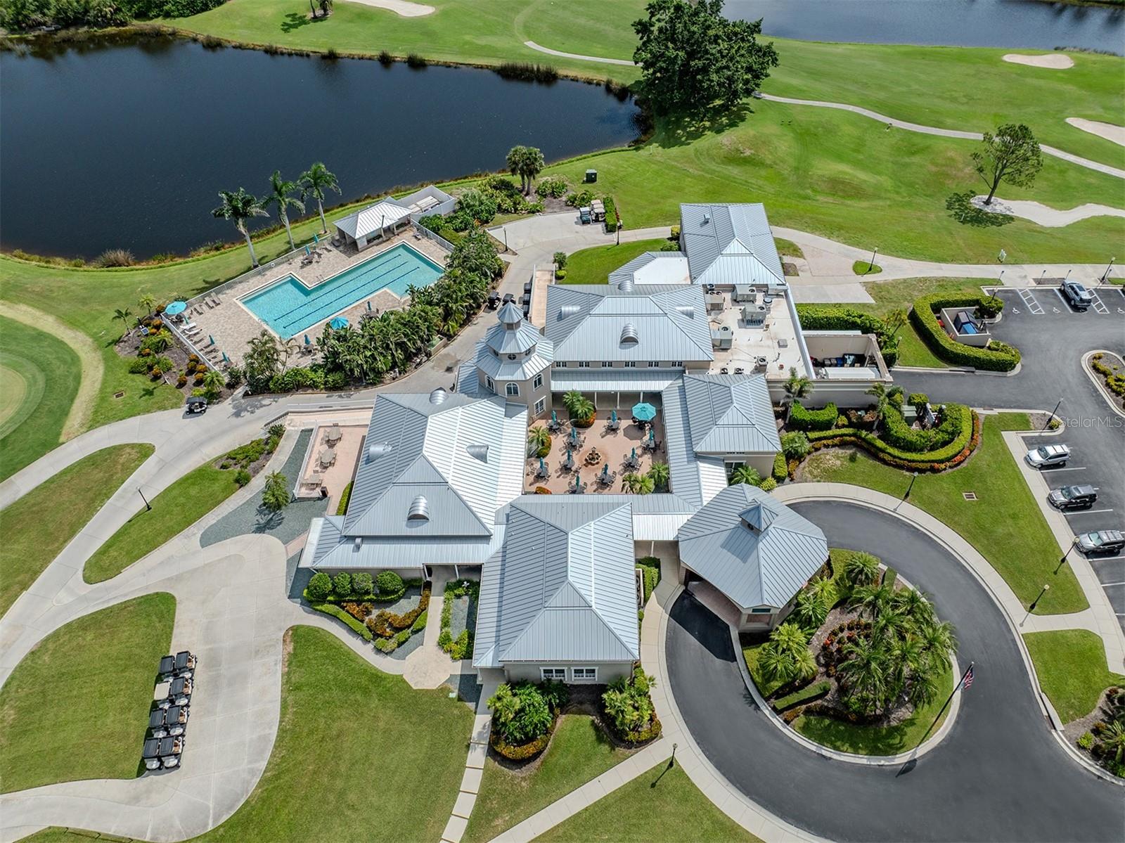 PELICAN POINTE GOLF & COUNTRY CLUB - Residential