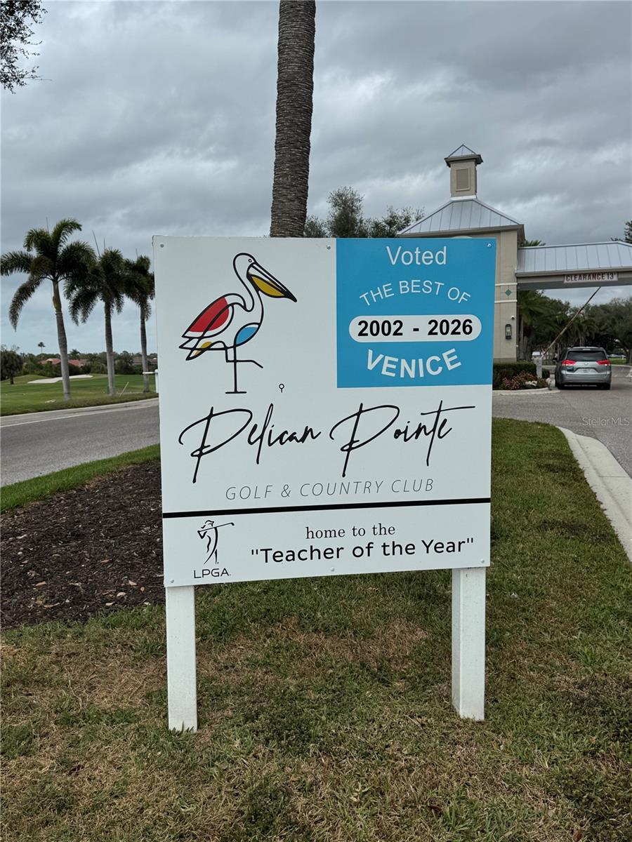 PELICAN POINTE GOLF & COUNTRY CLUB - Residential
