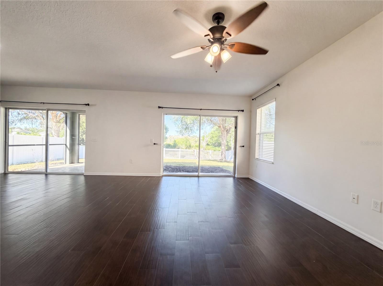 LONE STAR RANCH - Residential