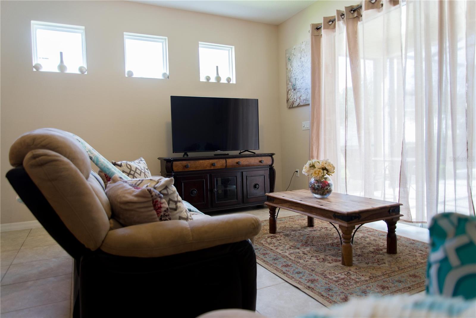 TRAFALGAR VLG PH 3 - Residential Lease