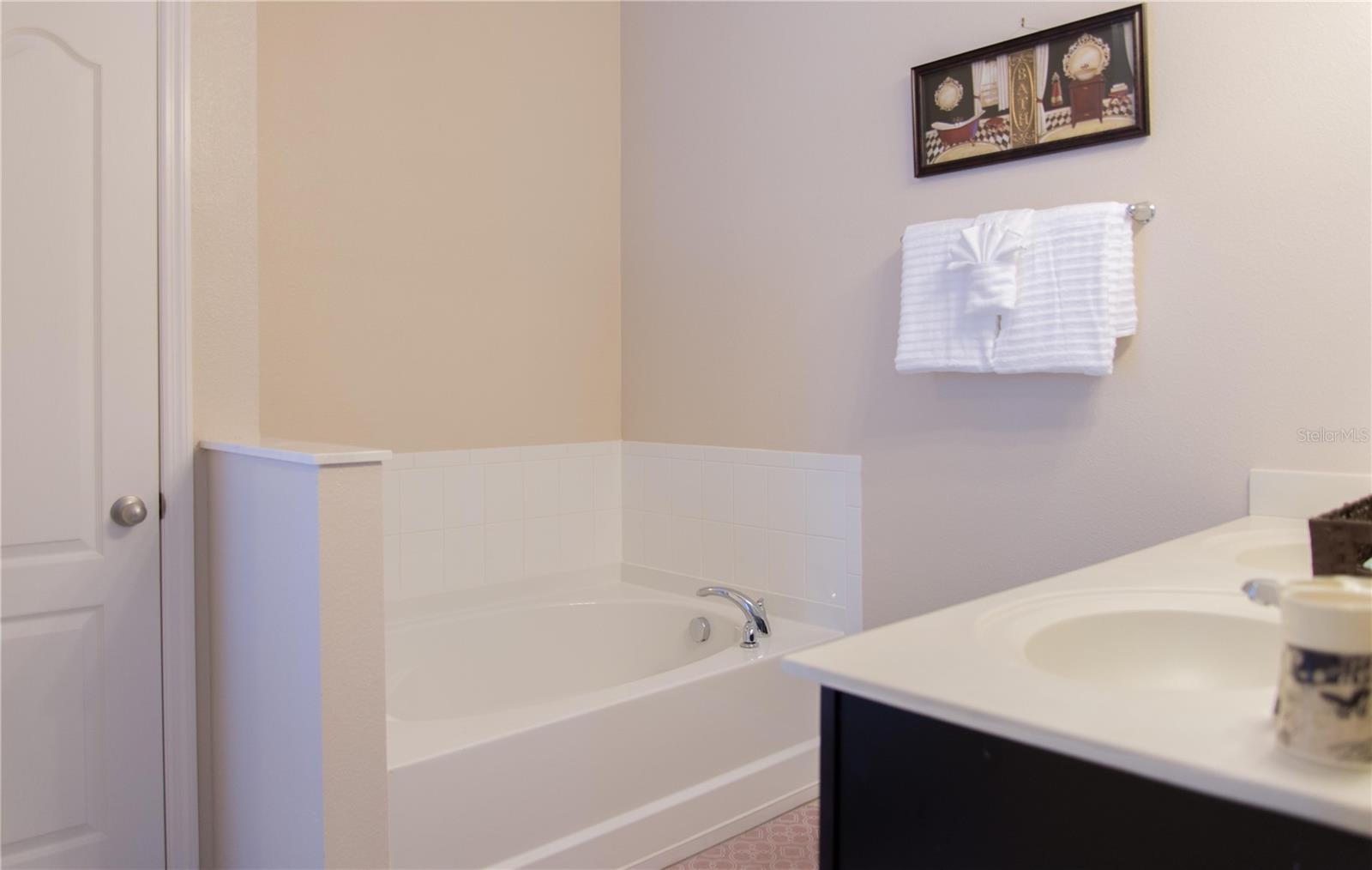 TRAFALGAR VLG PH 3 - Residential Lease