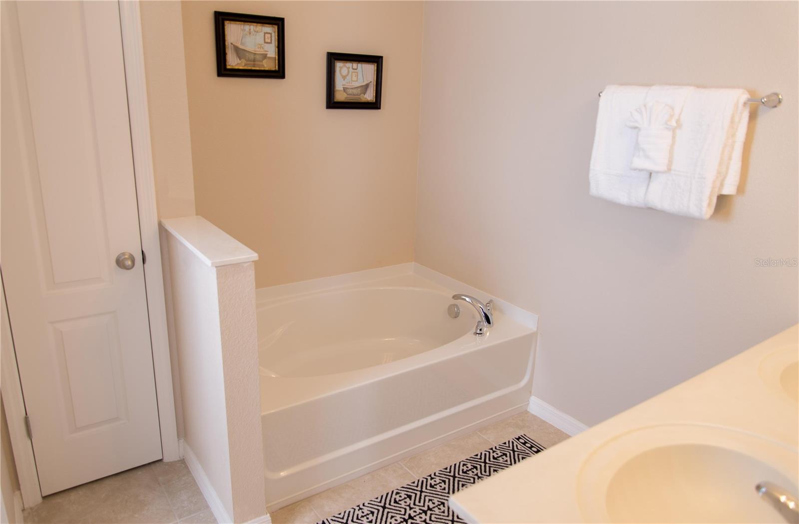 TRAFALGAR VLG PH 3 - Residential Lease