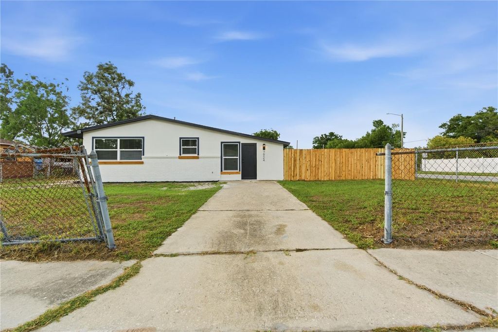 Photo of 7924 Dahlia Avenue, Tampa, FL 33619 (MLS # TB8513465)