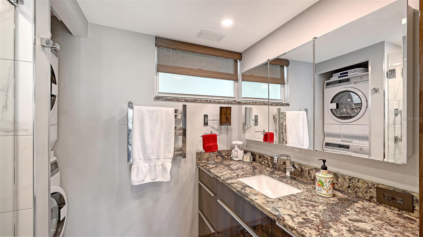 LONGBOAT HARBOUR - Residential