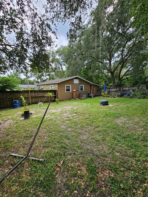 A home in DELAND