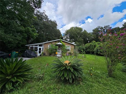 A home in DELAND