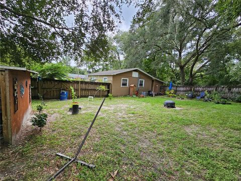 A home in DELAND