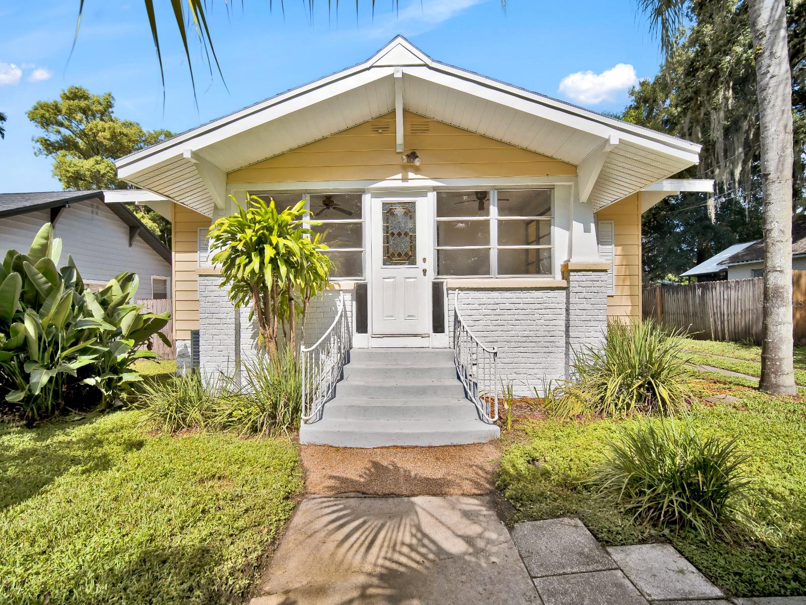 2 Beds and 2 Baths, FL 32805