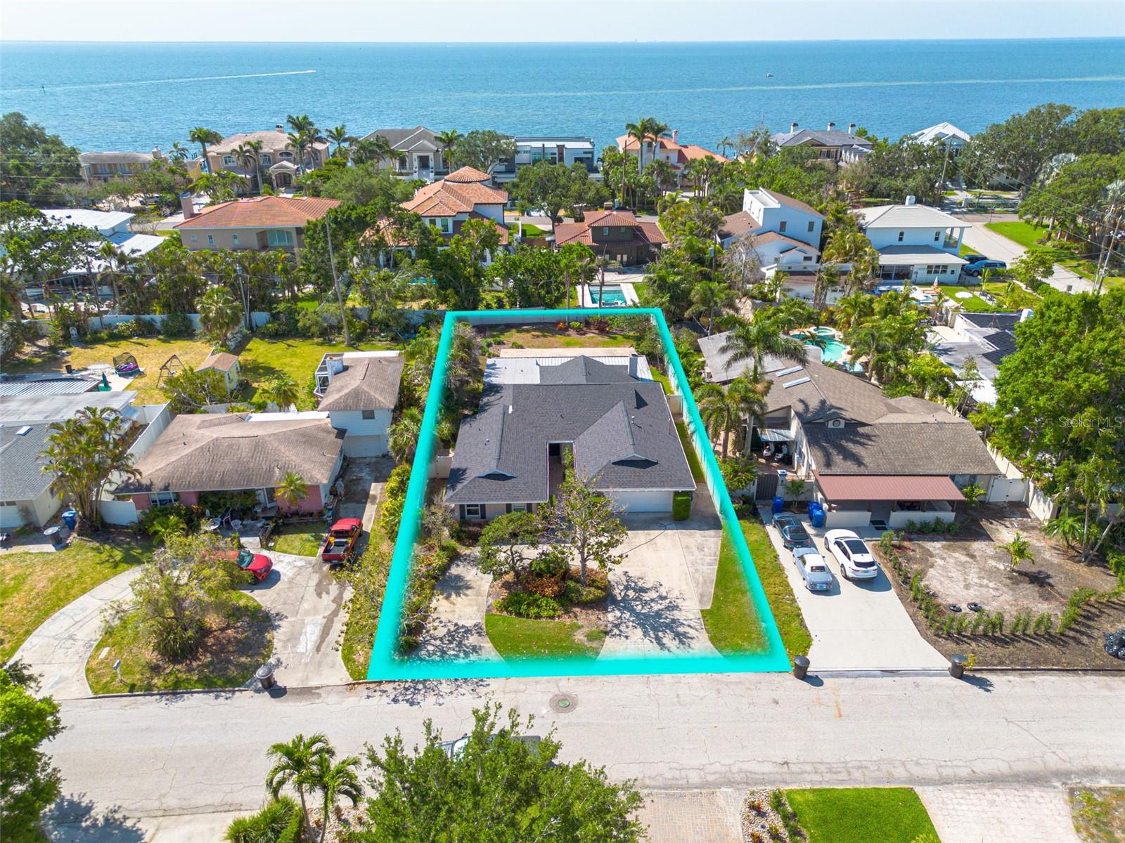 219 MIRAMAR BOULEVARD NE