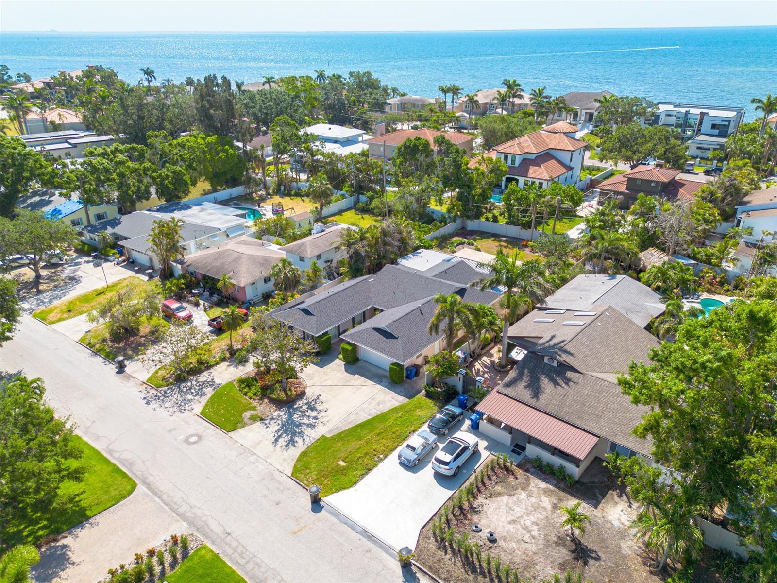219 MIRAMAR BOULEVARD NE