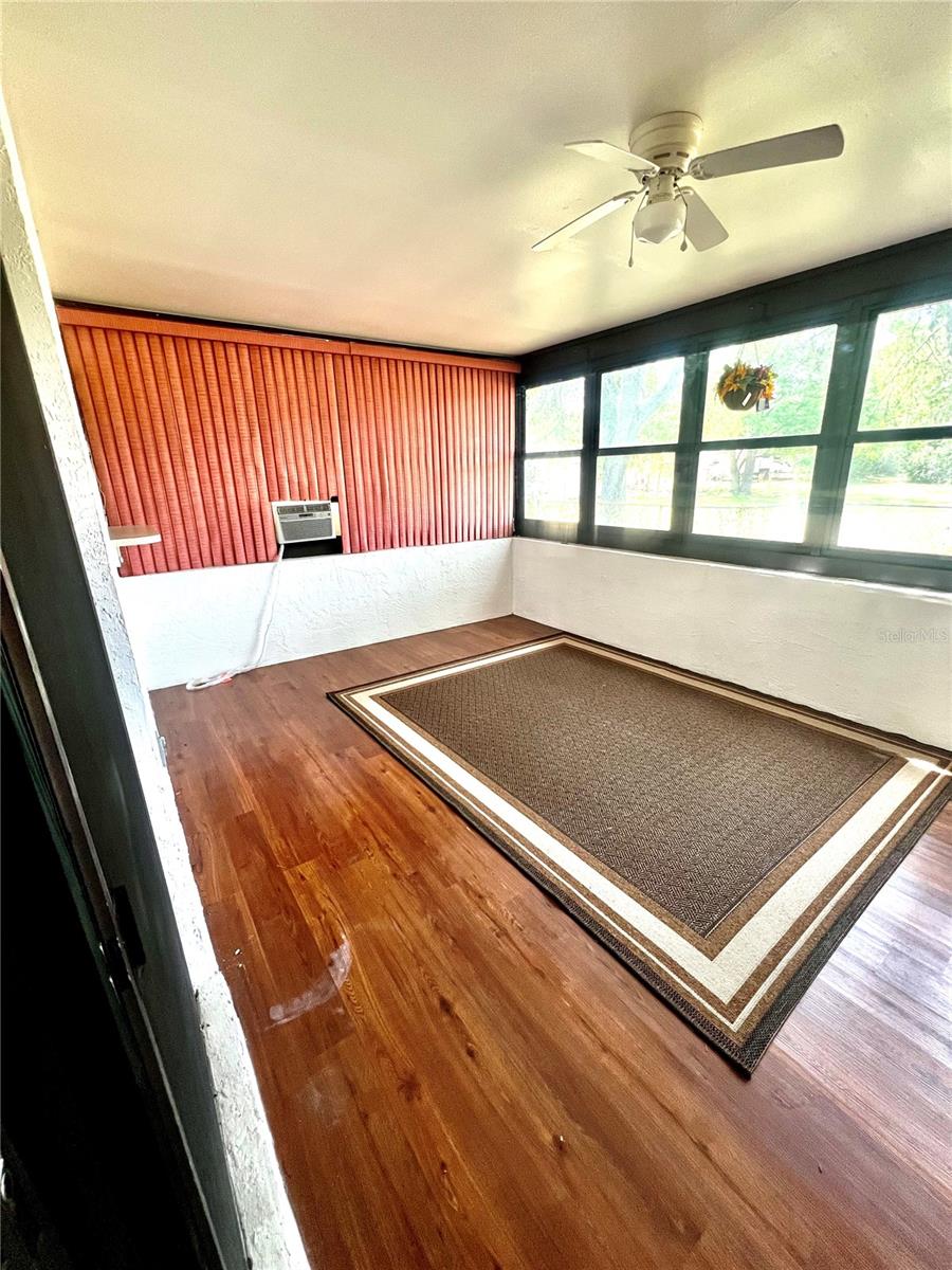 STENHOLM ENTERPRISES UNREC - Residential Lease