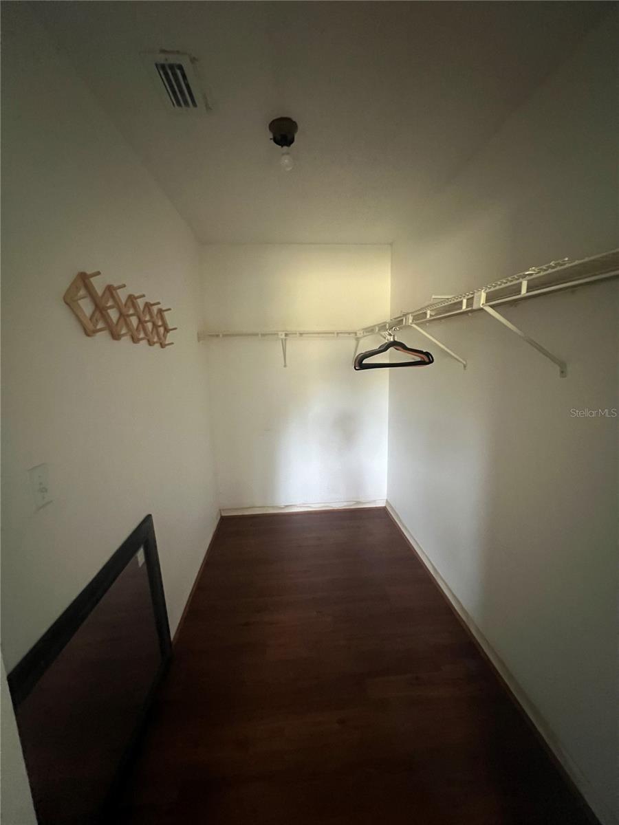 STENHOLM ENTERPRISES UNREC - Residential Lease