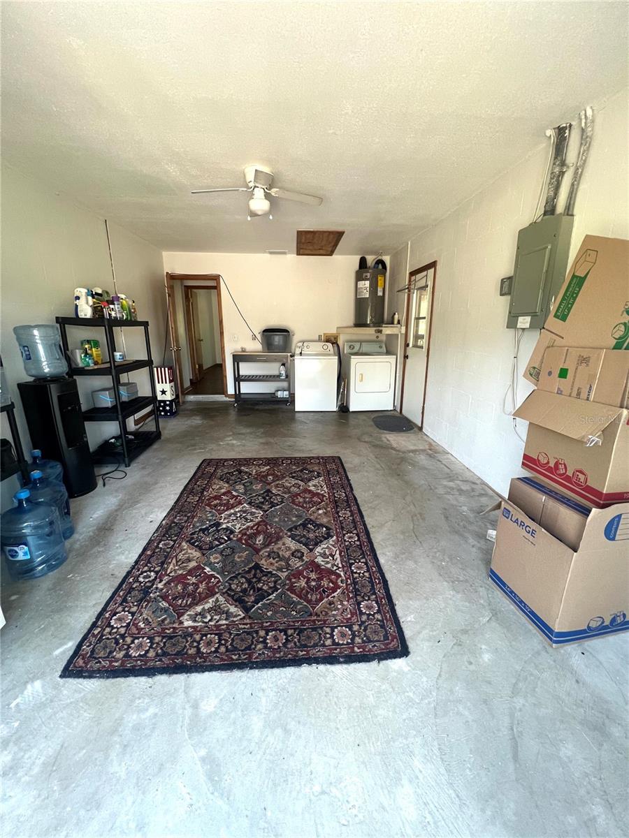 STENHOLM ENTERPRISES UNREC - Residential Lease