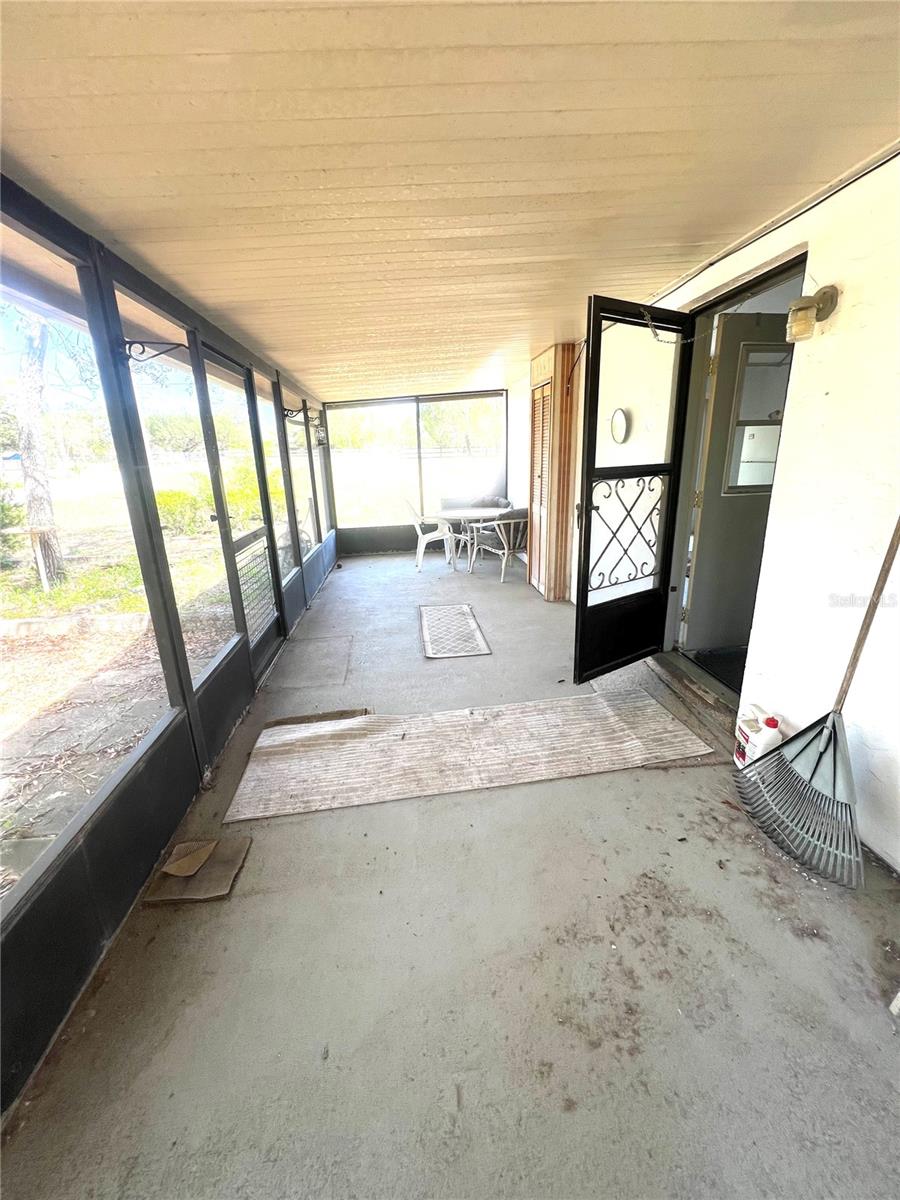 STENHOLM ENTERPRISES UNREC - Residential Lease