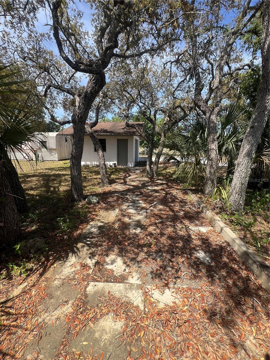 STENHOLM ENTERPRISES UNREC - Residential Lease