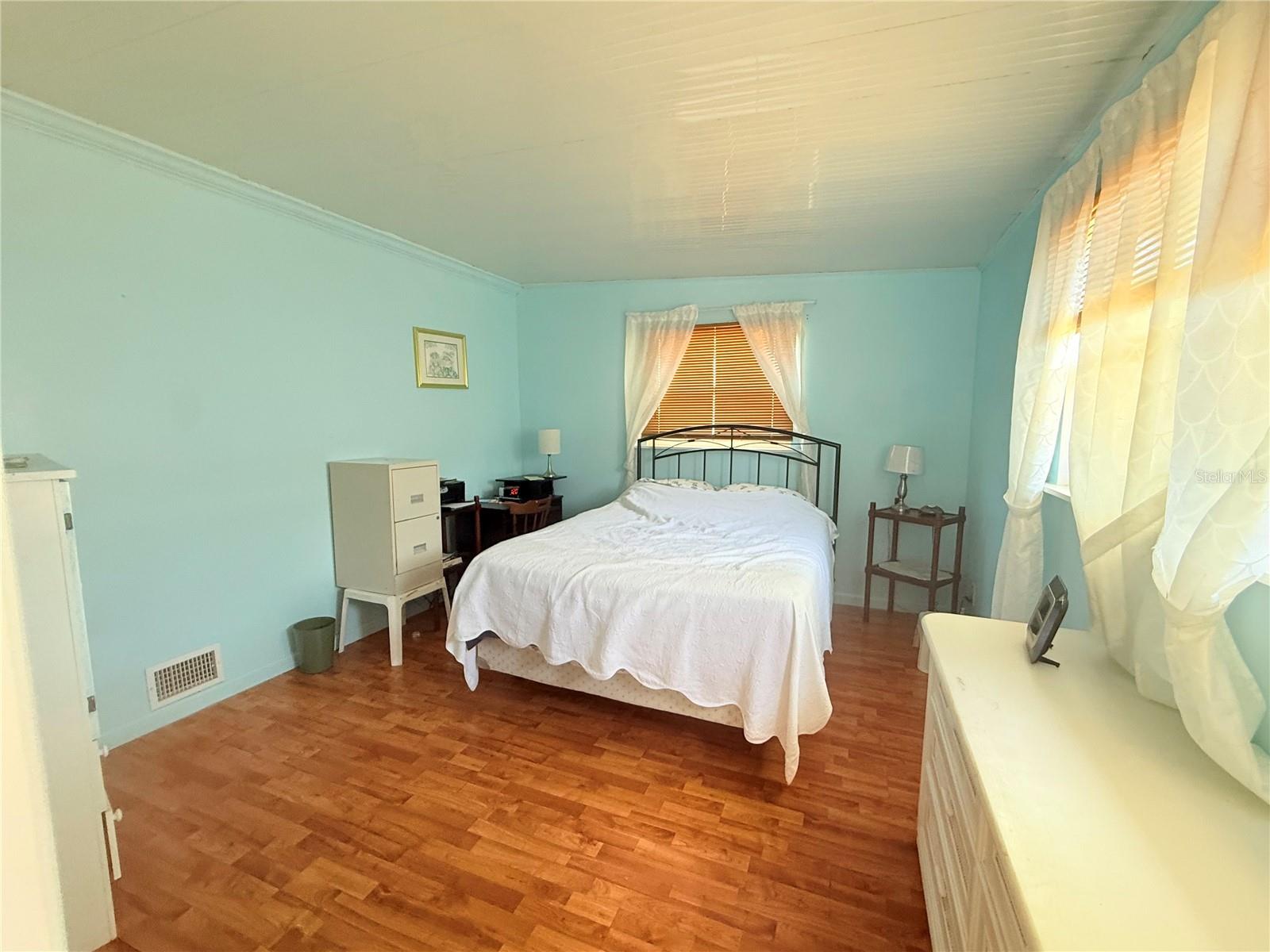 SLEEPY HOLLOW MOBILE ESTATES - Residential