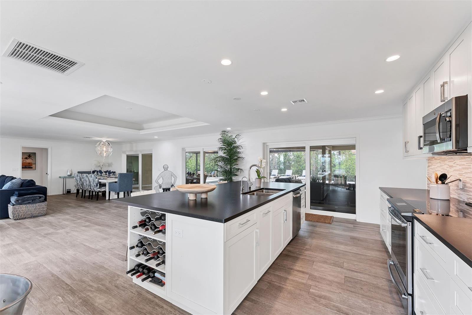 SOUTHBAY YACHT & RACQUET CLUB - Residential