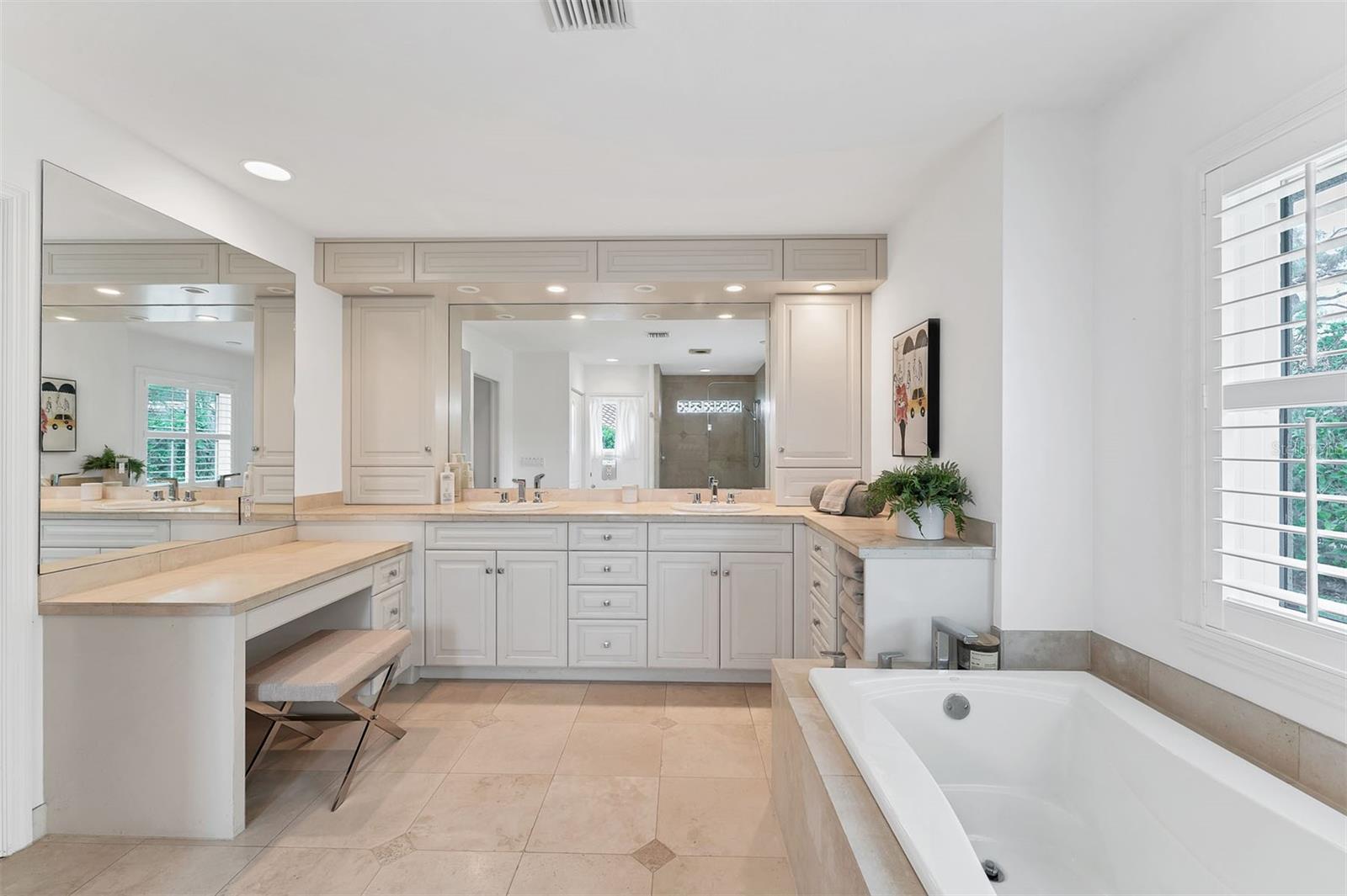 SOUTHBAY YACHT & RACQUET CLUB - Residential