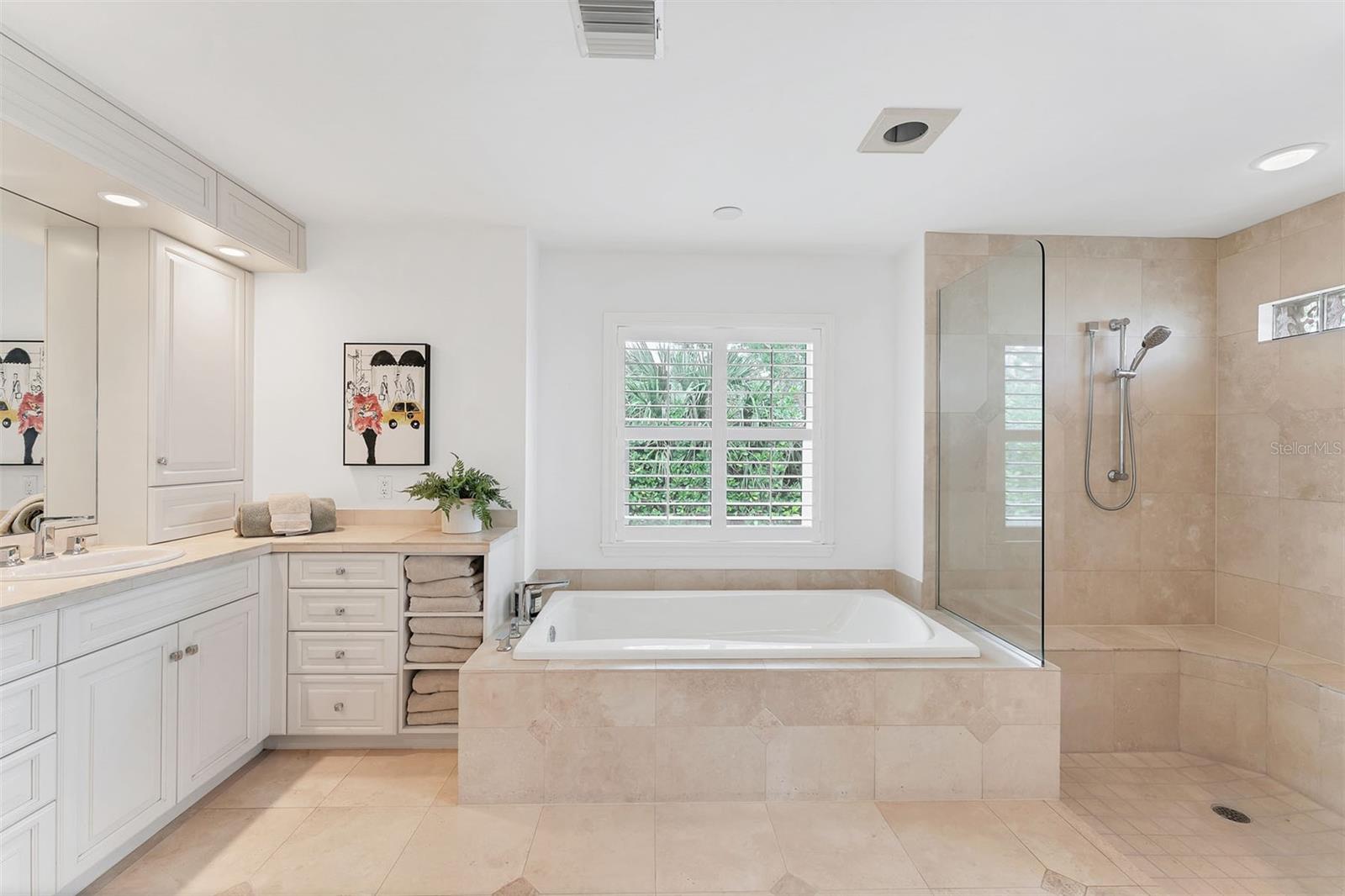 SOUTHBAY YACHT & RACQUET CLUB - Residential