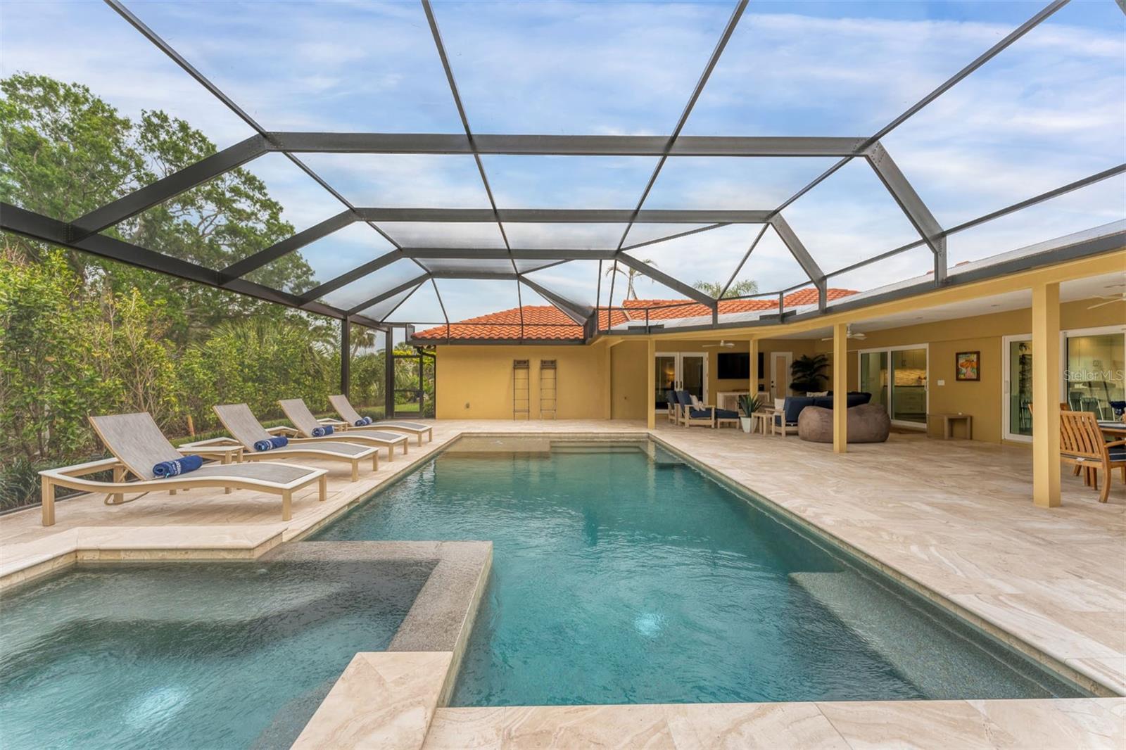 SOUTHBAY YACHT & RACQUET CLUB - Residential