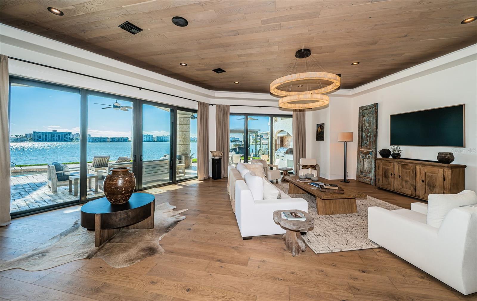 SOUTH CSWY ISLE YACHT CLUB ADD - Residential