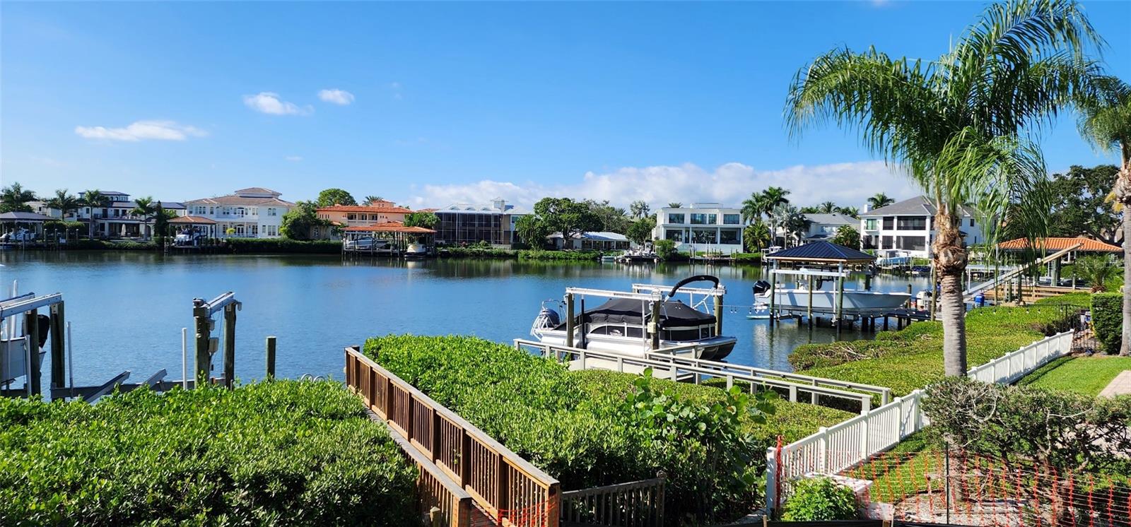 4 W SPANISH MAIN STREET