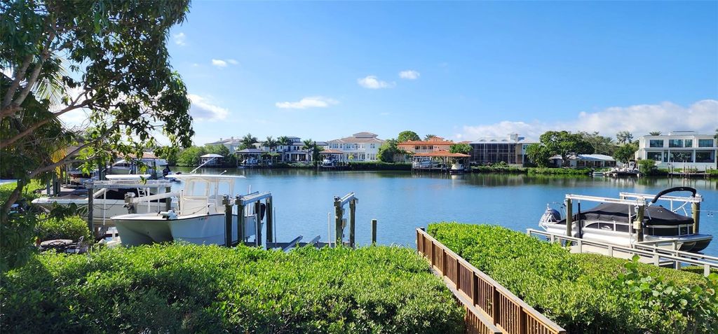 Photo of 4 W Spanish Main Street, Tampa, FL 33609 (MLS # TB8381472)