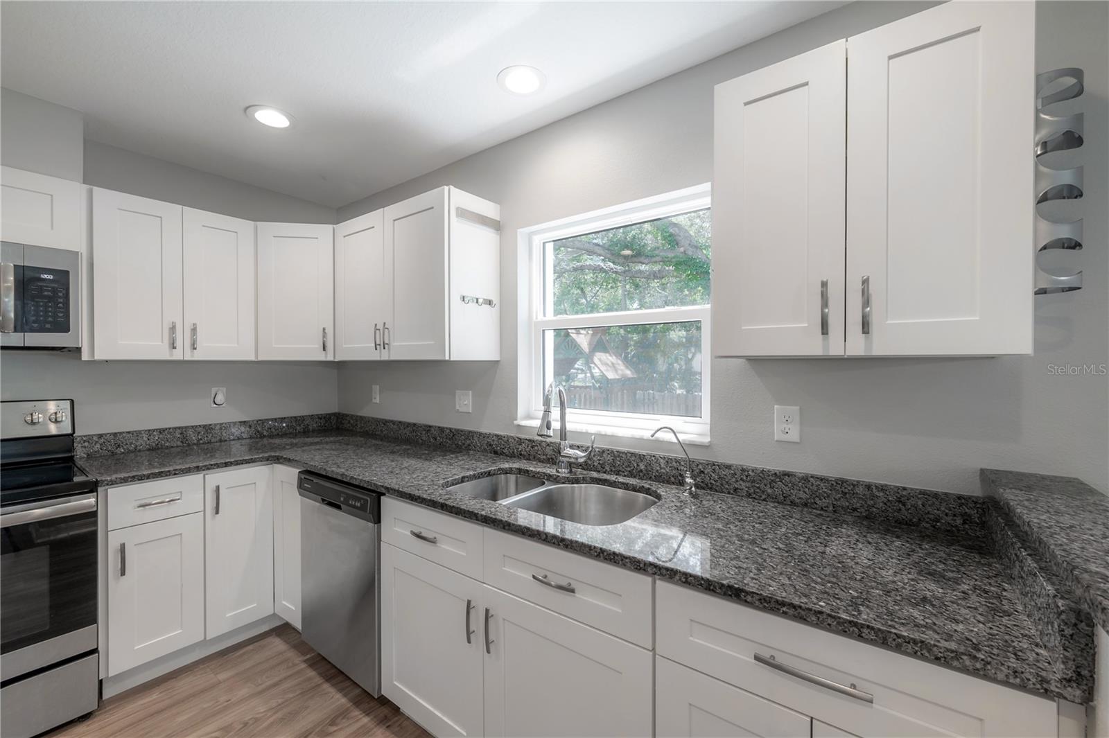 SHADY GROVE TWNHMS - Residential Lease